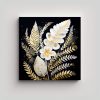 cuadro-de-lienzo-elegancia-con-hojas-de-helecho-en-blanco-y-dorado-atmosfera-neonoir-