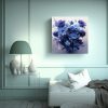 pintura-floral-p-rpura-y-cian-en-lienzo-con-composici-n-equilibrada-1