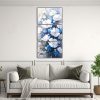 pintura-en-lienzo-moderna-calma-de-flores-en-blanco-y-azul-1