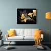 cuadro-impreso-hojas-de-ginkgo-en-oro-y-negro-atmosfera-neonoir-1