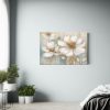 cuadro-vintage-de-pared-con-gran-flor-blanca-y-muchas-flores-peque-as-1
