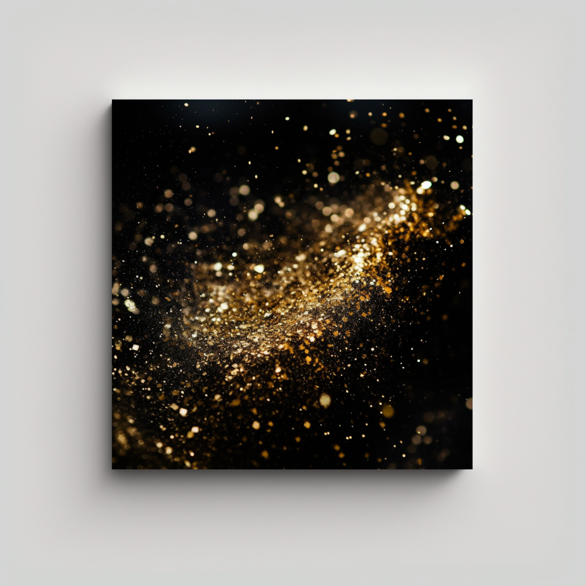 pinturas-decorativas-de-vanguardia-en-oro-y-lentejuelas-sobre-fondo-negro-