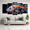 pinturas-decorativas-de-un-pez-drag-n-en-colores-vibrantes-y-negro-1